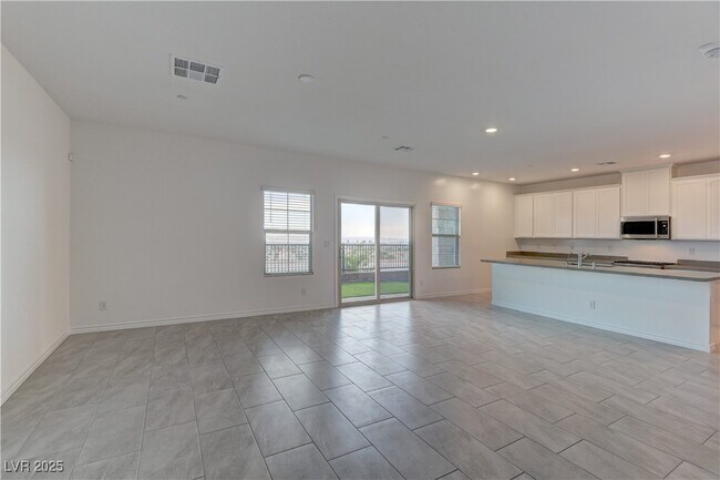 Primary Photo - 600 Carriage Hill Dr