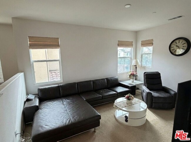 Building Photo - 68 Revell Cir