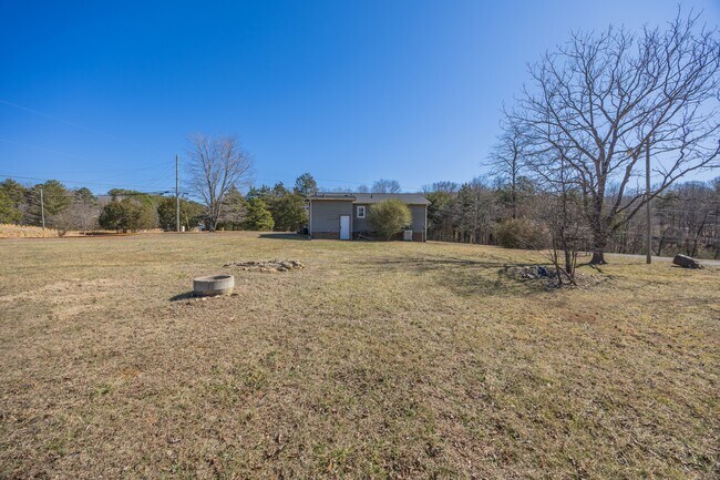 Building Photo - 2681 George York Rd