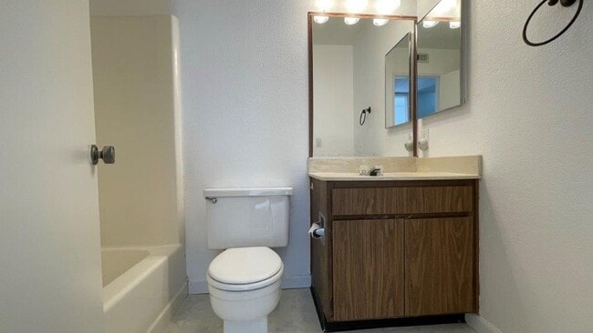 Building Photo - 5 Donner Creek Ct