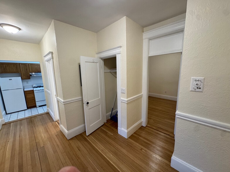 Building Photo - 1127 Commonwealth Ave