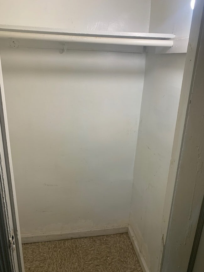 Building Photo - 35 E 53rd St