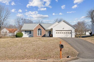 Building Photo - 17 S Pointe Ln