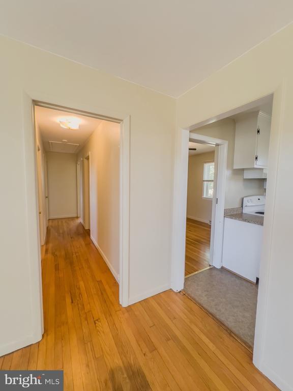 Building Photo - 6470 Rose Hill Dr