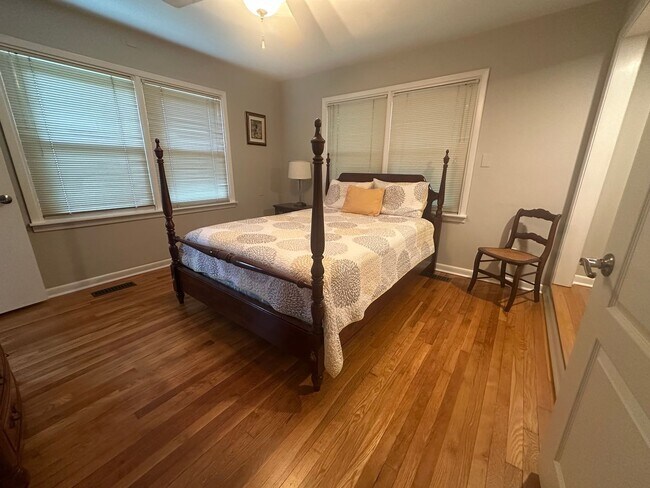 Building Photo - Call Amanda Tate at 757-289-6810 for more information