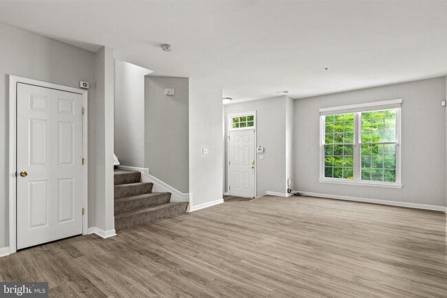 Building Photo - 1 Harbour Heights Dr