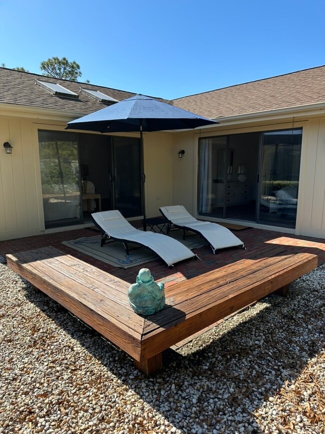 Building Photo - 221 Bogey Dr