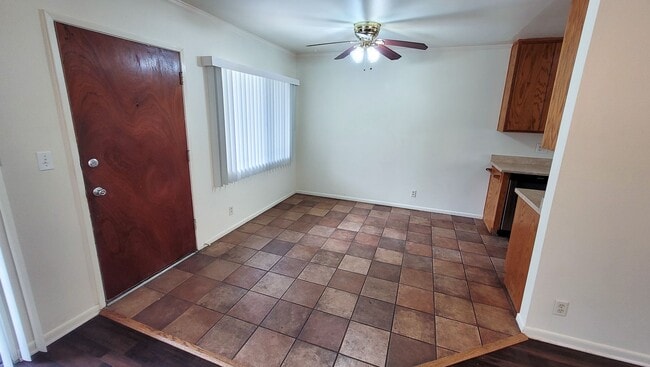 Building Photo - Downstairs 2 Bed 1 Bath with Carport and O...