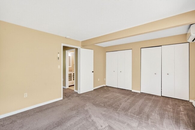 Building Photo - 35 Hazen Rd