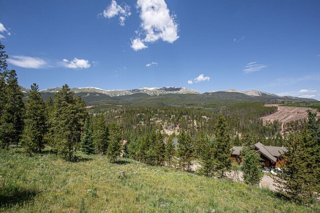 Building Photo - Peak 7 Home! Great Deck and Views! 9 month...