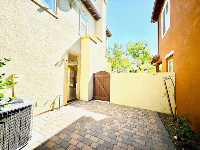 Building Photo - 1126 Usha Ln