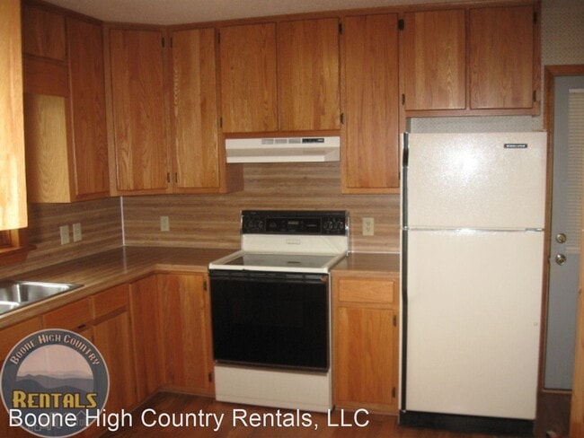 Building Photo - 3 br, 2 bath House - 2871 Junaluska Road