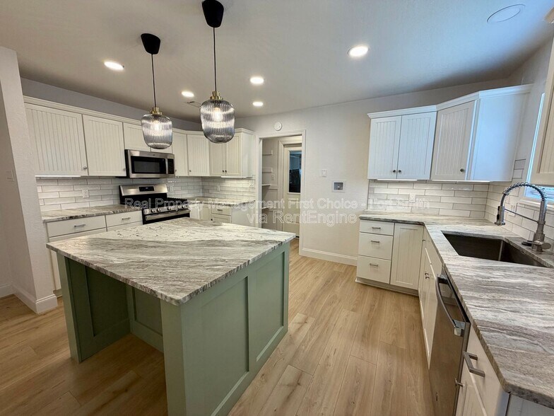 Building Photo - 10107 Old Mill Rd