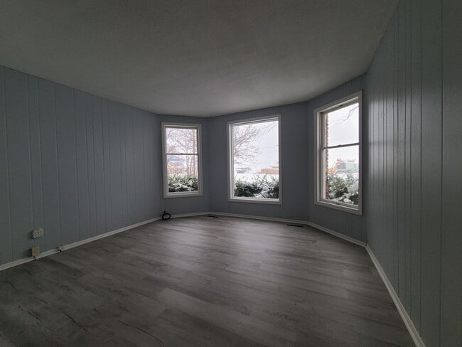 Building Photo - Spacious 5-bedroom, 2-bathroom home in Baroda