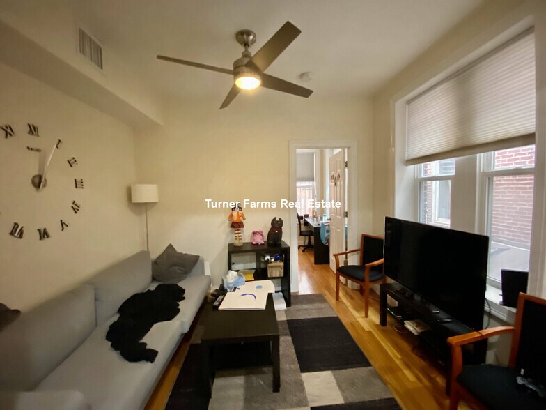 Building Photo - 1029 Tremont St