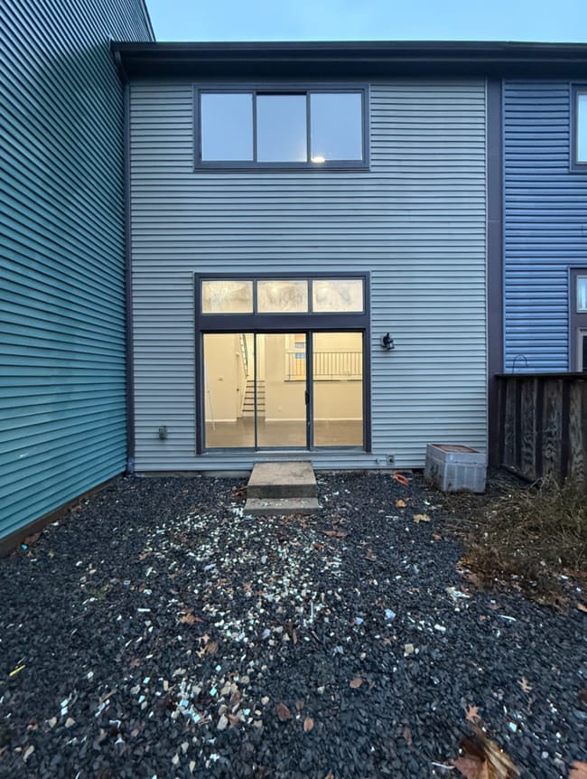 Building Photo - 440 Tall Oak Ln