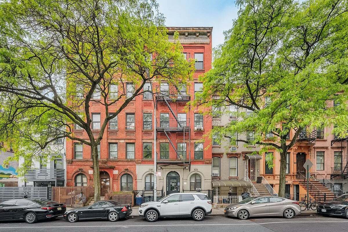 Building Photo - 346 E 120th St