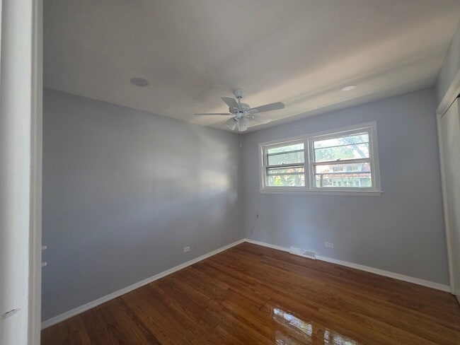 Building Photo - 2623 W Arthur Ave
