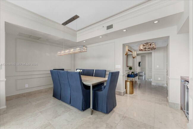 Building Photo - 17875 Collins Ave
