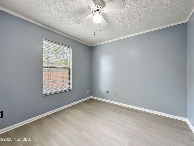 Building Photo - 341 Hickory Hollow Dr N