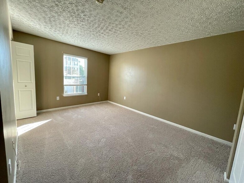 Master Bedroom - 1 - 5588 Cypress Chase