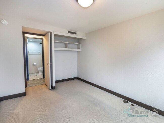 Building Photo - Ideal Urban Retreat – 1-Bedroom Near PSU with Great Amenities