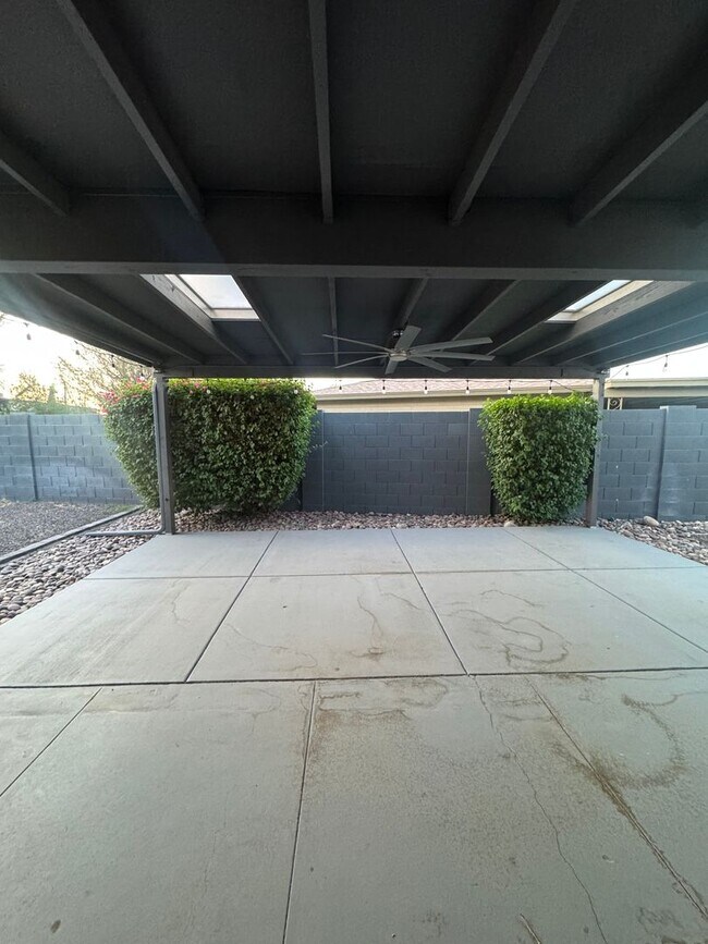 Building Photo - 3 bedroom home in Downtown Phoenix