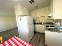 Building Photo - 82075 Country Club Dr