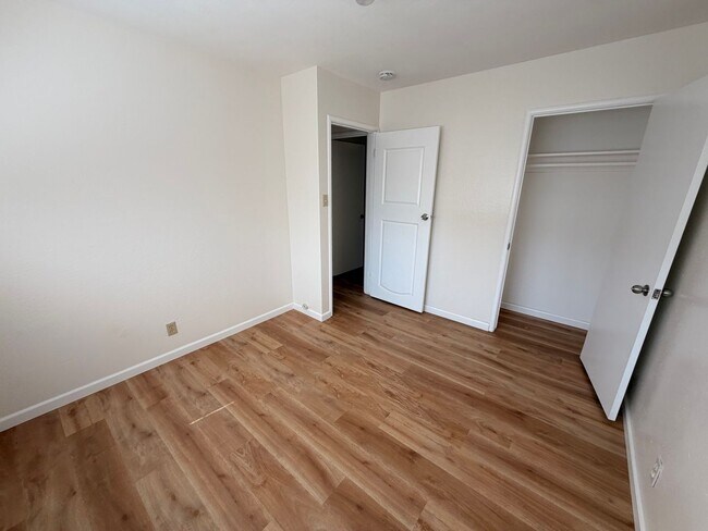 Building Photo - BRIGHT & SPACIOUS 2 BEDROOM/1 BATH AVAILABLE TO RENT IN LIVERMORE CA!!!!