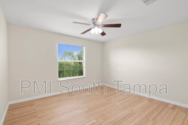 Building Photo - 13740 Newport Shores Dr