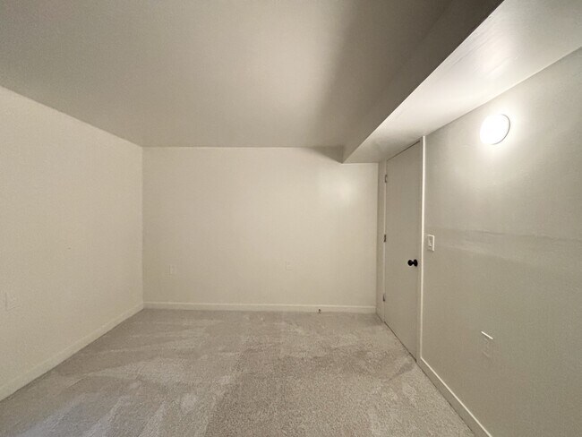 Building Photo - 11299 Woodhill Dr