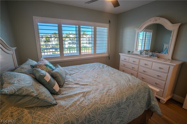 Building Photo - 26000 Hickory Blvd