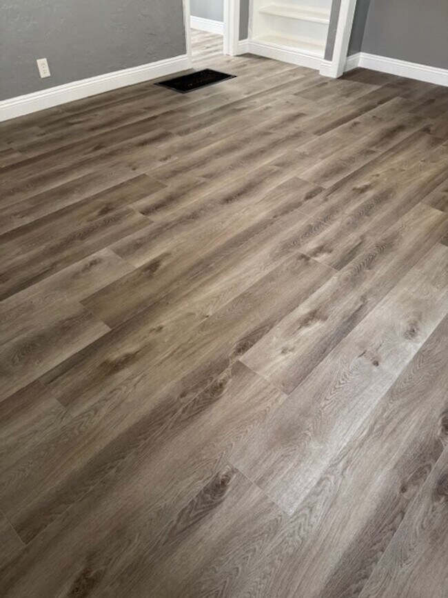 Building Photo - 714 Lime Ave