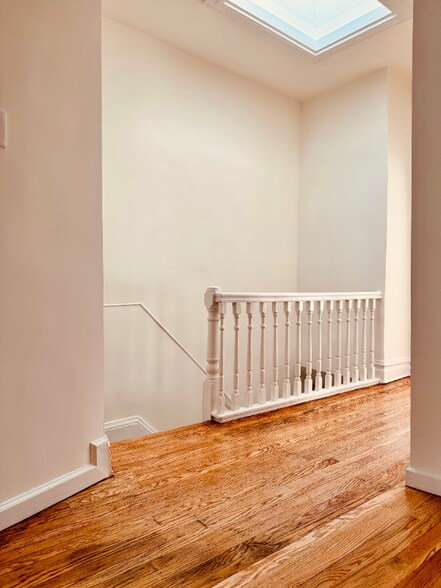 Building Photo - 537 73rd St