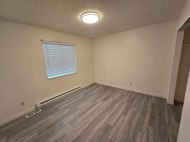 Building Photo - 474 Royal Ann Way