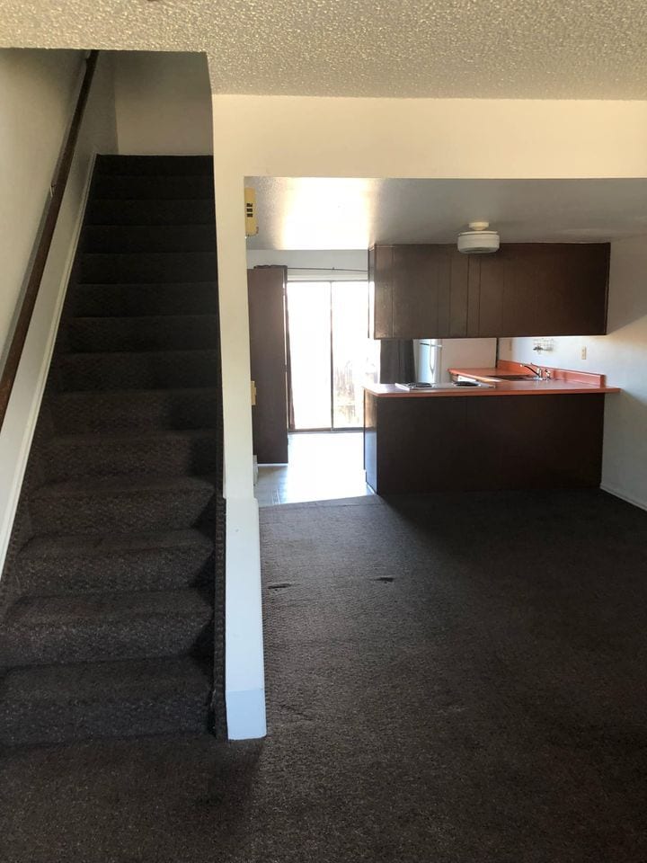 Building Photo - 44 Royal Crest Dr