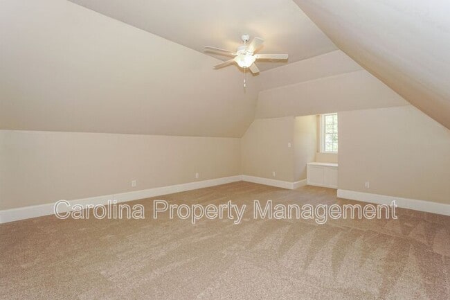 Building Photo - 181 Streamside Pl