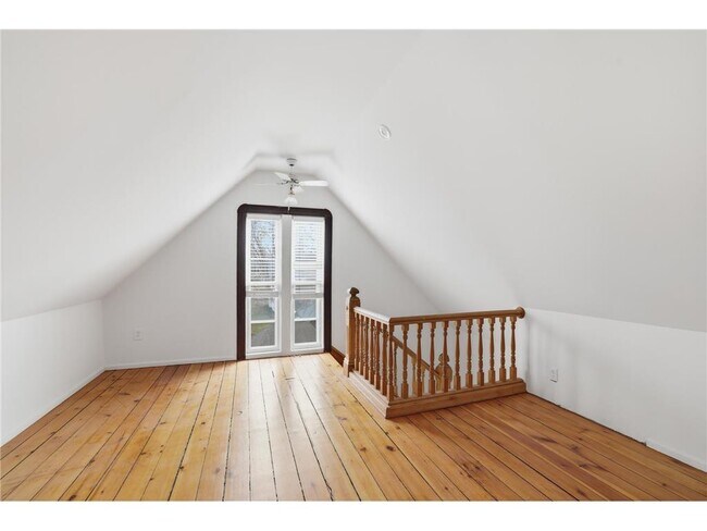 Building Photo - 546 Ashland Ave