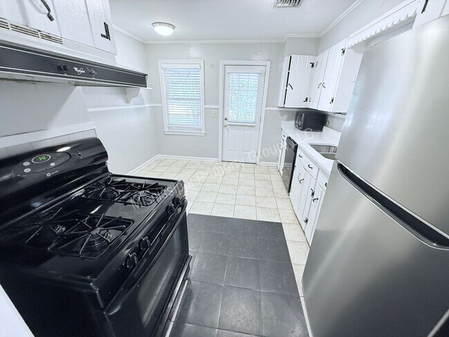 Building Photo - 3BR/2BA For Rent