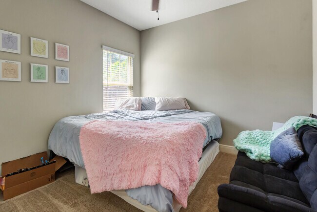 Building Photo - 2387 Belmont Dr