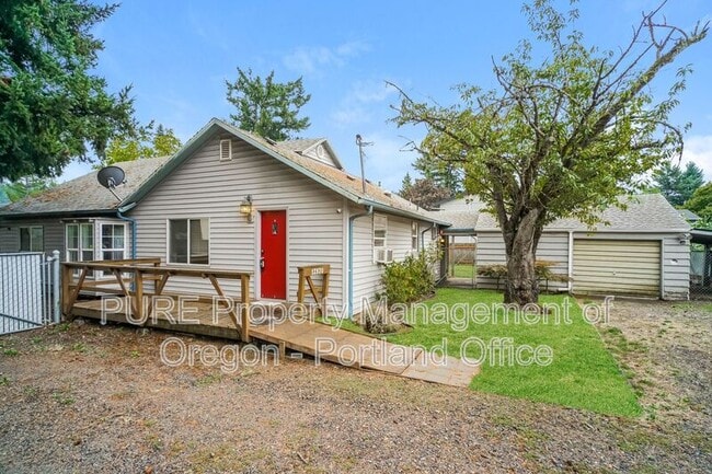 Building Photo - 13930 SE Bush St