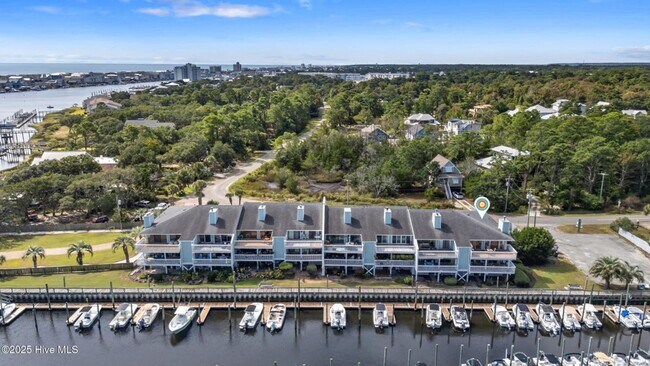 Building Photo - 202 Lewis Dr