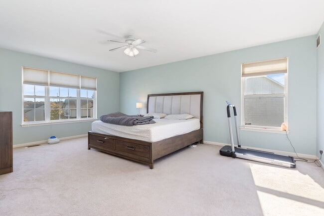 Building Photo - 9 Lake Plumleigh Ct