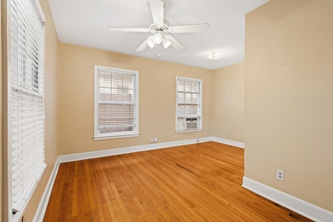 Building Photo - Rosedale Charmer - Wood Floors  - 1 BD / 1BA - W/D - Patio - Covered Parking - $1500