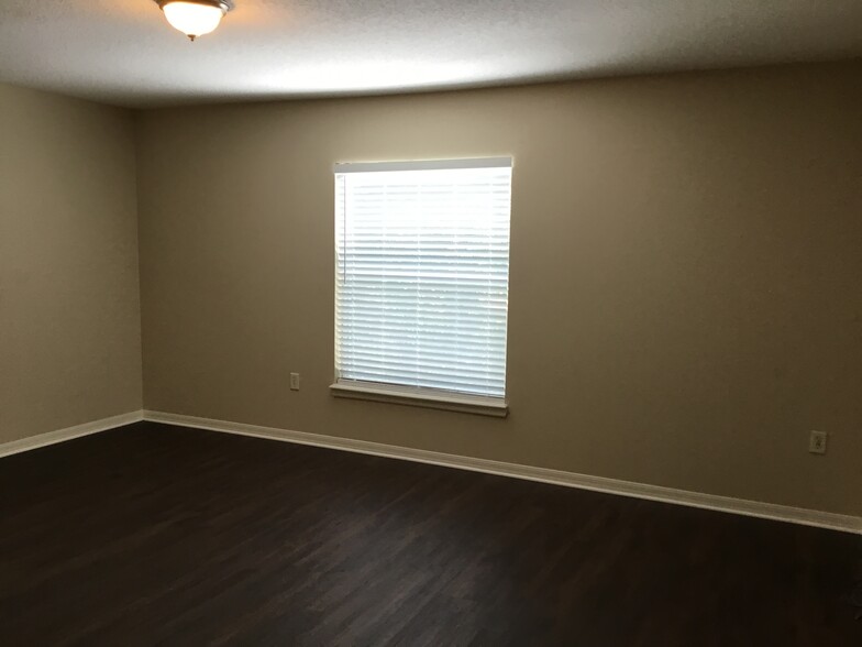 Building Photo - 87211 Kipling Dr