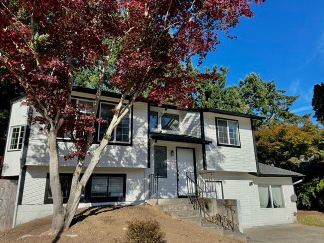 Building Photo - 4BR | 3BA Spacious House with Large Backyard