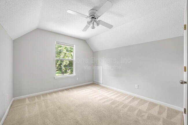 Building Photo - 110 Bellington Dr