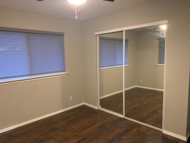 Building Photo - 3 bed/2 bath - Ready to Move In