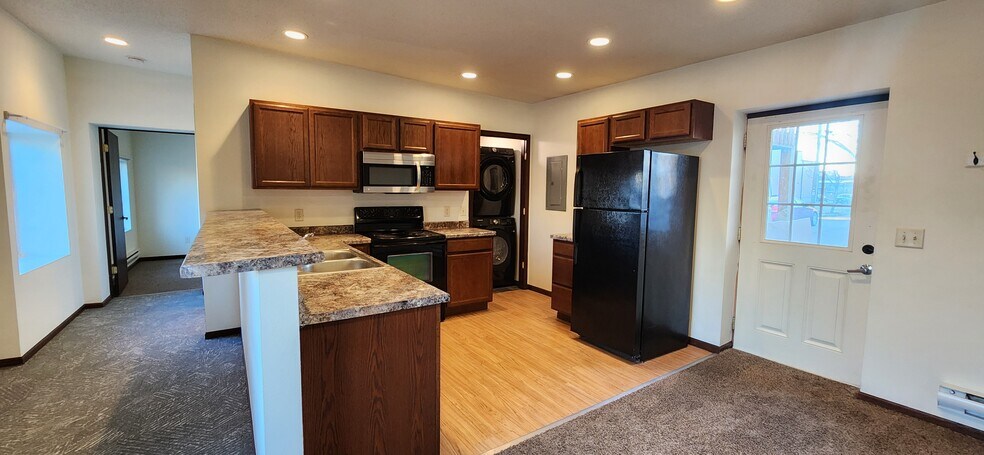 Building Photo - 1624 West Ave S