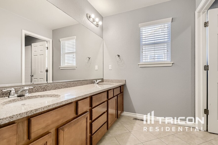 Building Photo - 4775 Sedona Cir